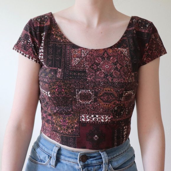 Maroon patterned crop top - Picture 4 of 5